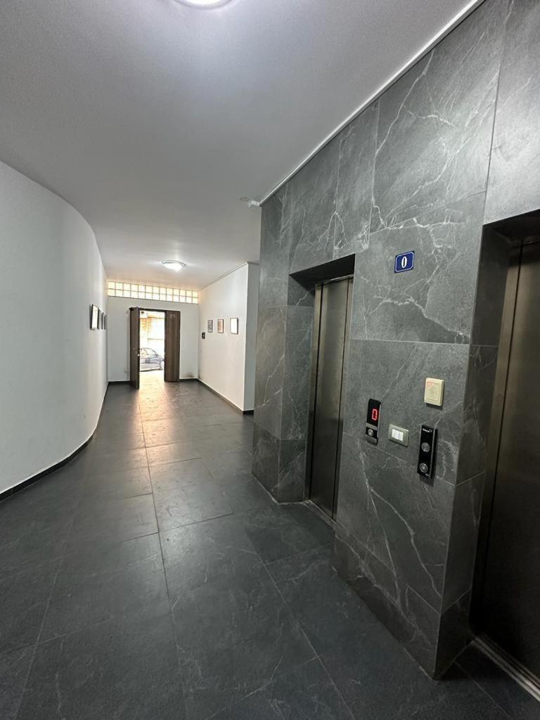 Vollga Four Seasons Apartment Дуррес Екстер'єр фото